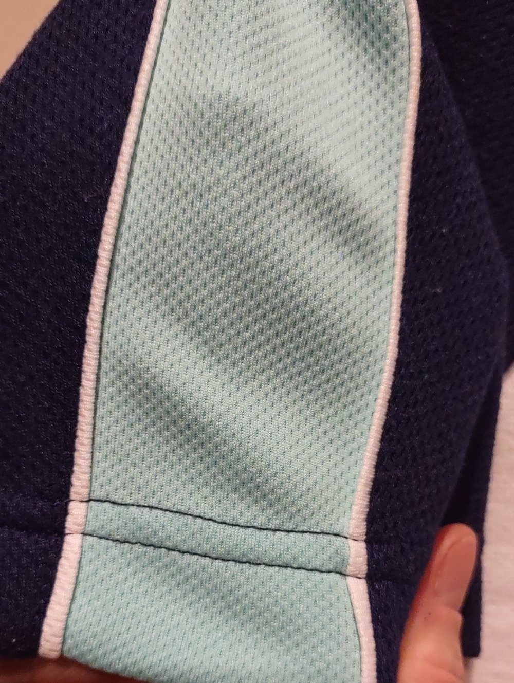 Bobbie Brooks White V-Neck Tee with Navy And Mint Green Sleeves Shoulders, M - Picture 3 of 6